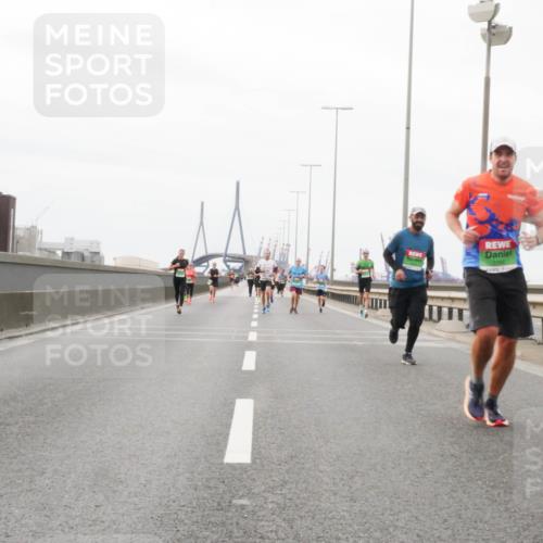 03.10.2025 - Köhlbrandbrückenlauf Matties Gatica Varas http://msf.ph/oto/9186563 03.10.2025 15:46:52 Position 3 7265 meine-sportfotos.de