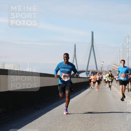 03.10.2025 - Köhlbrandbrückenlauf Yannick Fuchs http://msf.ph/oto/9186570 03.10.2025 11:44:55 Position 3 5718 meine-sportfotos.de