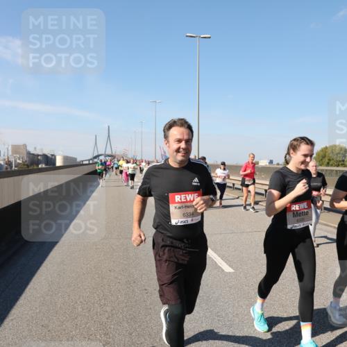 03.10.2025 - Köhlbrandbrückenlauf Yannick Fuchs http://msf.ph/oto/9186571 03.10.2025 12:05:46 Position 3 6334, 6335 meine-sportfotos.de