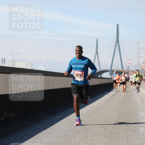 03.10.2025 - Köhlbrandbrückenlauf Yannick Fuchs http://msf.ph/oto/9186573 03.10.2025 11:44:55 Position 3 5718 meine-sportfotos.de