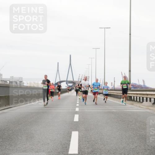 03.10.2025 - Köhlbrandbrückenlauf Matties Gatica Varas http://msf.ph/oto/9186575 03.10.2025 15:46:54 Position 3  meine-sportfotos.de