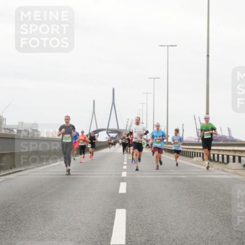 03.10.2025 - Köhlbrandbrückenlauf Matties Gatica Varas http://msf.ph/oto/9186579 03.10.2025 15:46:55 Position 3  meine-sportfotos.de