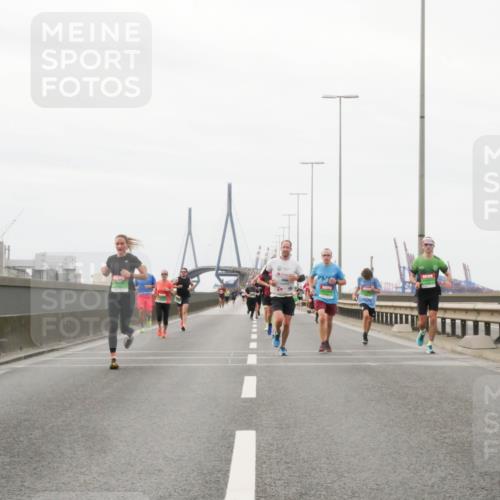 03.10.2025 - Köhlbrandbrückenlauf Matties Gatica Varas http://msf.ph/oto/9186580 03.10.2025 15:46:56 Position 3  meine-sportfotos.de