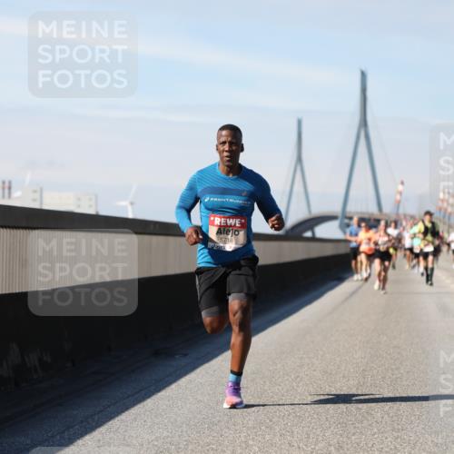 03.10.2025 - Köhlbrandbrückenlauf Yannick Fuchs http://msf.ph/oto/9186582 03.10.2025 11:44:56 Position 3 5718 meine-sportfotos.de