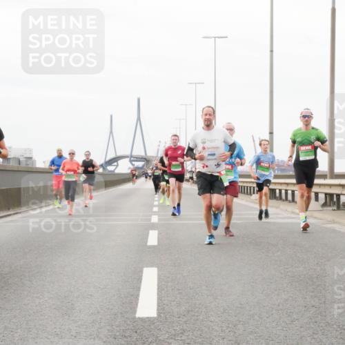 03.10.2025 - Köhlbrandbrückenlauf Matties Gatica Varas http://msf.ph/oto/9186592 03.10.2025 15:46:58 Position 3 7144 meine-sportfotos.de