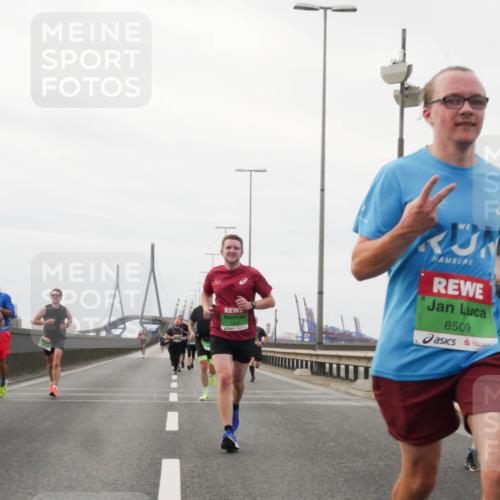 03.10.2025 - Köhlbrandbrückenlauf Matties Gatica Varas http://msf.ph/oto/9186605 03.10.2025 15:47:01 Position 3 8509 meine-sportfotos.de