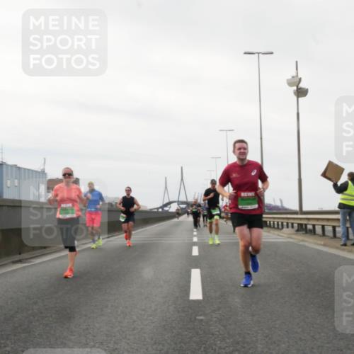 03.10.2025 - Köhlbrandbrückenlauf Matties Gatica Varas http://msf.ph/oto/9186609 03.10.2025 15:47:02 Position 3  meine-sportfotos.de