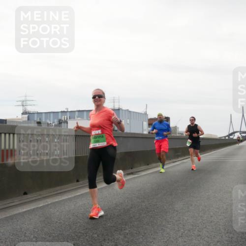 03.10.2025 - Köhlbrandbrückenlauf Matties Gatica Varas http://msf.ph/oto/9186613 03.10.2025 15:47:03 Position 3 7266 meine-sportfotos.de