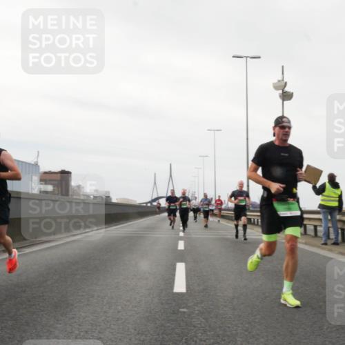 03.10.2025 - Köhlbrandbrückenlauf Matties Gatica Varas http://msf.ph/oto/9186621 03.10.2025 15:47:05 Position 3  meine-sportfotos.de