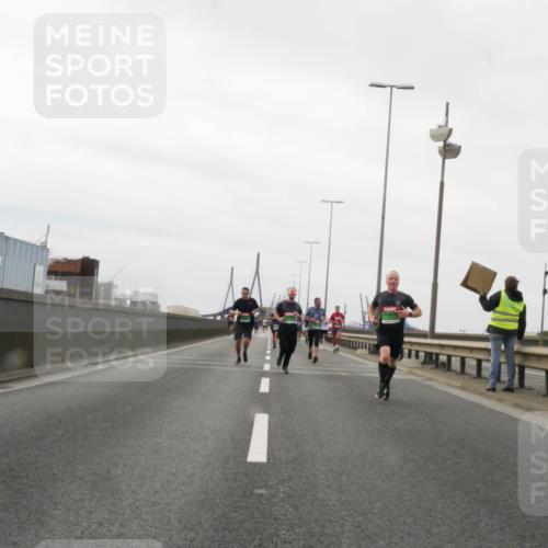 03.10.2025 - Köhlbrandbrückenlauf Matties Gatica Varas http://msf.ph/oto/9186626 03.10.2025 15:47:06 Position 3  meine-sportfotos.de