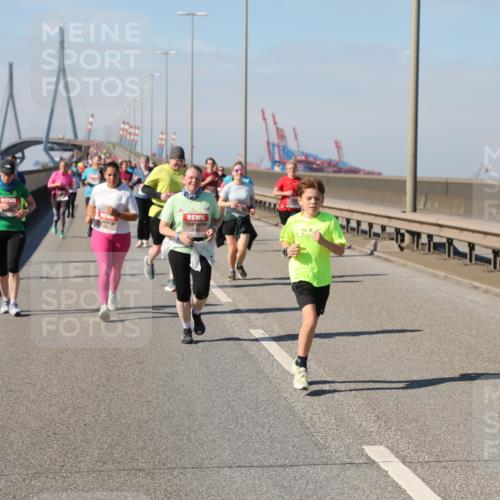 03.10.2025 - Köhlbrandbrückenlauf Yannick Fuchs http://msf.ph/oto/9186627 03.10.2025 12:05:49 Position 3  meine-sportfotos.de
