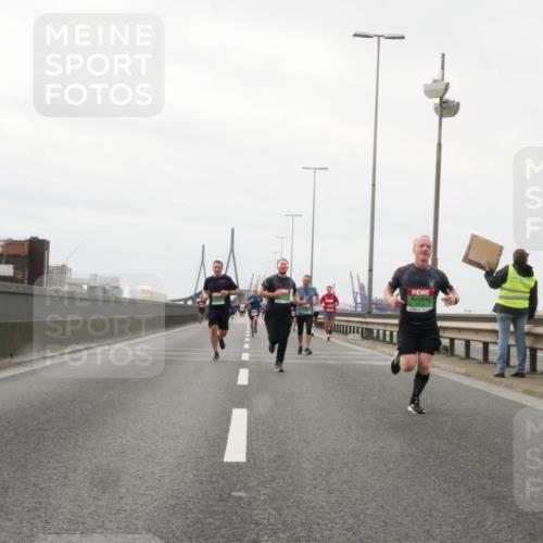 03.10.2025 - Köhlbrandbrückenlauf Matties Gatica Varas http://msf.ph/oto/9186628 03.10.2025 15:47:07 Position 3  meine-sportfotos.de