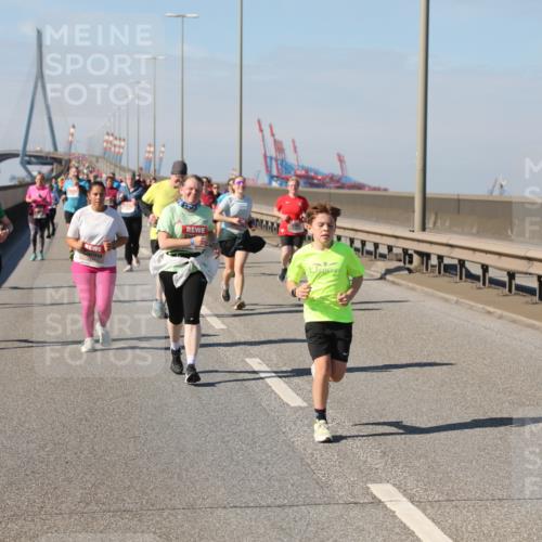 03.10.2025 - Köhlbrandbrückenlauf Yannick Fuchs http://msf.ph/oto/9186632 03.10.2025 12:05:49 Position 3  meine-sportfotos.de