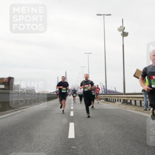 03.10.2025 - Köhlbrandbrückenlauf Matties Gatica Varas http://msf.ph/oto/9186633 03.10.2025 15:47:08 Position 3 7110 meine-sportfotos.de