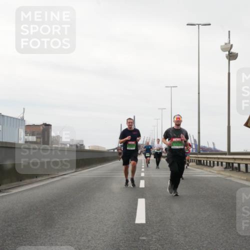 03.10.2025 - Köhlbrandbrückenlauf Matties Gatica Varas http://msf.ph/oto/9186634 03.10.2025 15:47:08 Position 3  meine-sportfotos.de