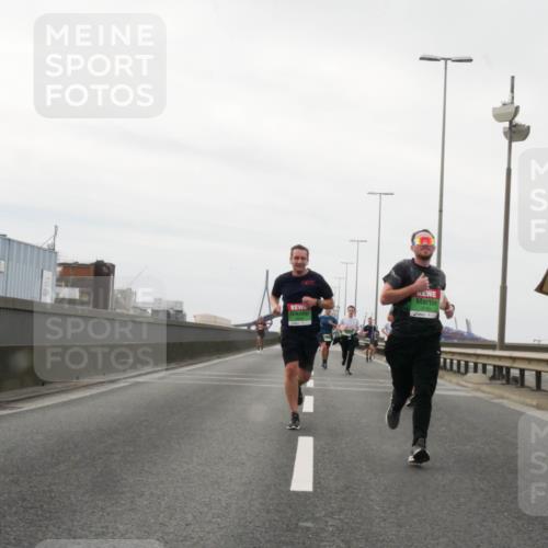 03.10.2025 - Köhlbrandbrückenlauf Matties Gatica Varas http://msf.ph/oto/9186637 03.10.2025 15:47:09 Position 3  meine-sportfotos.de