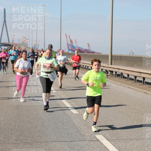 03.10.2025 - Köhlbrandbrückenlauf Yannick Fuchs http://msf.ph/oto/9186639 03.10.2025 12:05:49 Position 3  meine-sportfotos.de