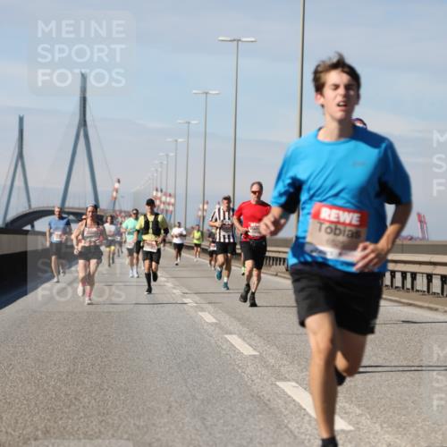 03.10.2025 - Köhlbrandbrückenlauf Yannick Fuchs http://msf.ph/oto/9186642 03.10.2025 11:44:59 Position 3 6525 meine-sportfotos.de