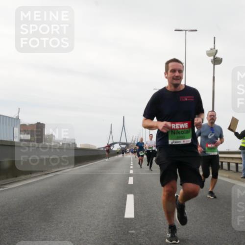 03.10.2025 - Köhlbrandbrückenlauf Matties Gatica Varas http://msf.ph/oto/9186644 03.10.2025 15:47:10 Position 3 8990 meine-sportfotos.de