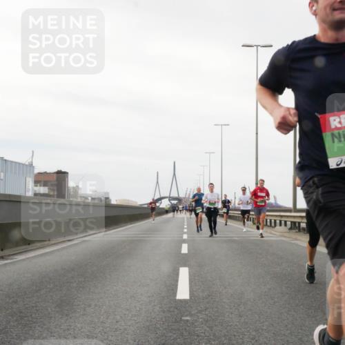 03.10.2025 - Köhlbrandbrückenlauf Matties Gatica Varas http://msf.ph/oto/9186646 03.10.2025 15:47:10 Position 3 8990 meine-sportfotos.de