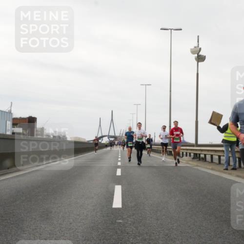 03.10.2025 - Köhlbrandbrückenlauf Matties Gatica Varas http://msf.ph/oto/9186648 03.10.2025 15:47:11 Position 3 7115 meine-sportfotos.de