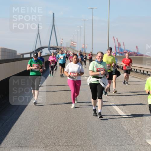 03.10.2025 - Köhlbrandbrückenlauf Yannick Fuchs http://msf.ph/oto/9186649 03.10.2025 12:05:49 Position 3  meine-sportfotos.de