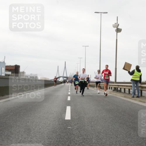03.10.2025 - Köhlbrandbrückenlauf Matties Gatica Varas http://msf.ph/oto/9186650 03.10.2025 15:47:11 Position 3  meine-sportfotos.de