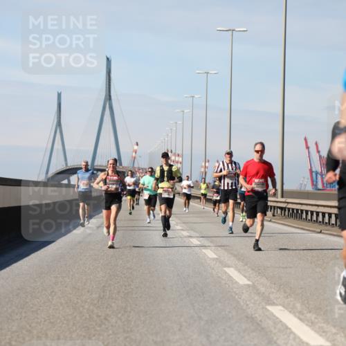 03.10.2025 - Köhlbrandbrückenlauf Yannick Fuchs http://msf.ph/oto/9186651 03.10.2025 11:45:00 Position 3  meine-sportfotos.de