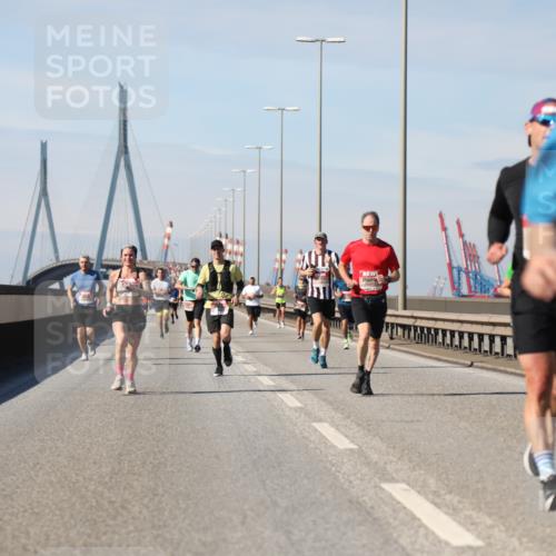 03.10.2025 - Köhlbrandbrückenlauf Yannick Fuchs http://msf.ph/oto/9186655 03.10.2025 11:45:00 Position 3  meine-sportfotos.de