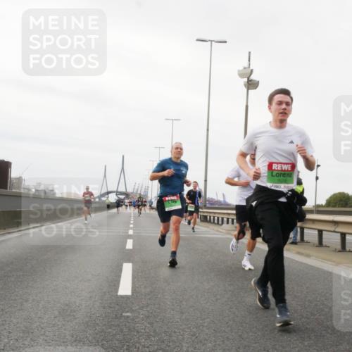 03.10.2025 - Köhlbrandbrückenlauf Matties Gatica Varas http://msf.ph/oto/9186662 03.10.2025 15:47:14 Position 3 7522 meine-sportfotos.de