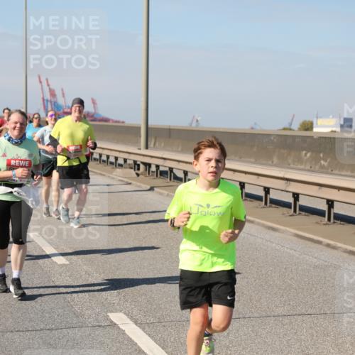 03.10.2025 - Köhlbrandbrückenlauf Yannick Fuchs http://msf.ph/oto/9186664 03.10.2025 12:05:50 Position 3 5944 meine-sportfotos.de