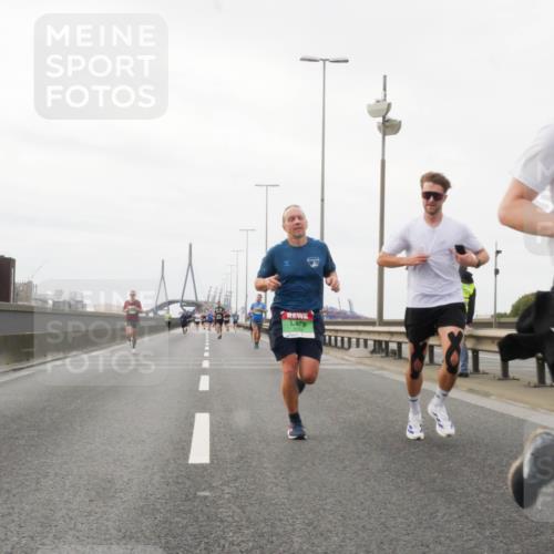 03.10.2025 - Köhlbrandbrückenlauf Matties Gatica Varas http://msf.ph/oto/9186665 03.10.2025 15:47:15 Position 3 7522 meine-sportfotos.de