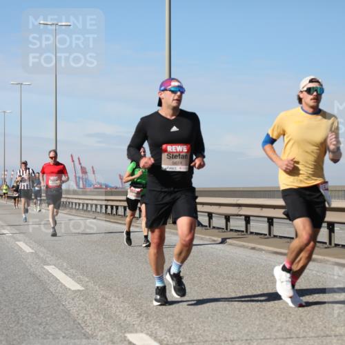 03.10.2025 - Köhlbrandbrückenlauf Yannick Fuchs http://msf.ph/oto/9186667 03.10.2025 11:45:01 Position 3 6614 meine-sportfotos.de