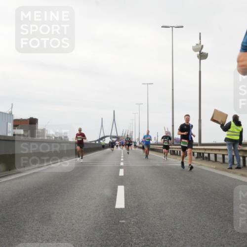 03.10.2025 - Köhlbrandbrückenlauf Matties Gatica Varas http://msf.ph/oto/9186672 03.10.2025 15:47:16 Position 3  meine-sportfotos.de