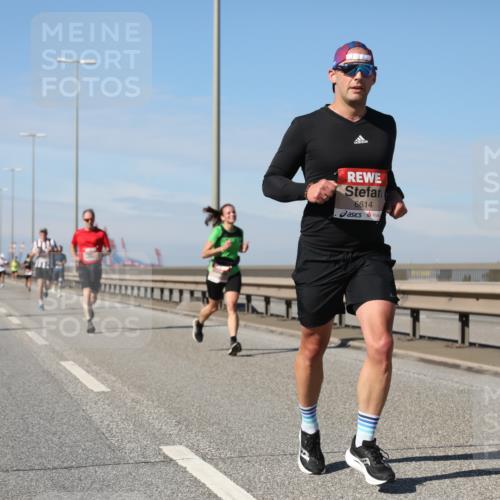 03.10.2025 - Köhlbrandbrückenlauf Yannick Fuchs http://msf.ph/oto/9186676 03.10.2025 11:45:02 Position 3 6614 meine-sportfotos.de