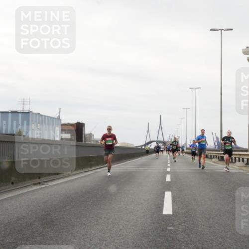 03.10.2025 - Köhlbrandbrückenlauf Matties Gatica Varas http://msf.ph/oto/9186682 03.10.2025 15:47:18 Position 3  meine-sportfotos.de