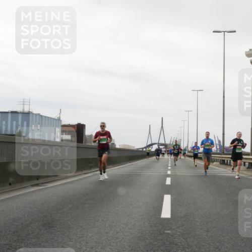 03.10.2025 - Köhlbrandbrückenlauf Matties Gatica Varas http://msf.ph/oto/9186684 03.10.2025 15:47:19 Position 3  meine-sportfotos.de