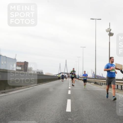 03.10.2025 - Köhlbrandbrückenlauf Matties Gatica Varas http://msf.ph/oto/9186695 03.10.2025 15:47:21 Position 3  meine-sportfotos.de