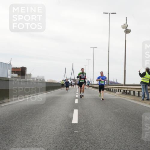03.10.2025 - Köhlbrandbrückenlauf Matties Gatica Varas http://msf.ph/oto/9186705 03.10.2025 15:47:23 Position 3  meine-sportfotos.de