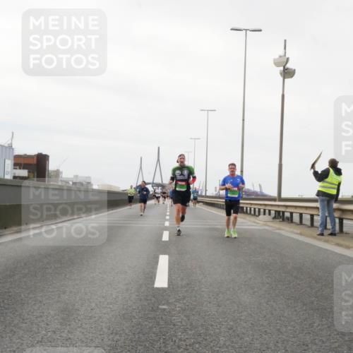 03.10.2025 - Köhlbrandbrückenlauf Matties Gatica Varas http://msf.ph/oto/9186706 03.10.2025 15:47:23 Position 3  meine-sportfotos.de