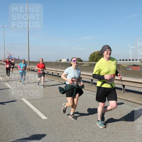 03.10.2025 - Köhlbrandbrückenlauf Yannick Fuchs http://msf.ph/oto/9186717 03.10.2025 12:05:54 Position 3 5010 meine-sportfotos.de