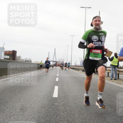 03.10.2025 - Köhlbrandbrückenlauf Matties Gatica Varas http://msf.ph/oto/9186718 03.10.2025 15:47:26 Position 3 8988, 9595 meine-sportfotos.de