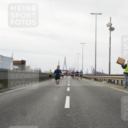 03.10.2025 - Köhlbrandbrückenlauf Matties Gatica Varas http://msf.ph/oto/9186722 03.10.2025 15:47:27 Position 3  meine-sportfotos.de