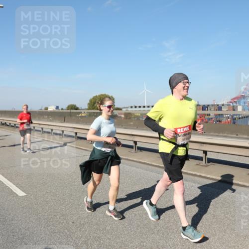 03.10.2025 - Köhlbrandbrückenlauf Yannick Fuchs http://msf.ph/oto/9186724 03.10.2025 12:05:54 Position 3 5010 meine-sportfotos.de