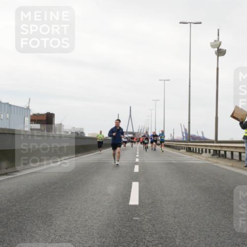 03.10.2025 - Köhlbrandbrückenlauf Matties Gatica Varas http://msf.ph/oto/9186725 03.10.2025 15:47:27 Position 3  meine-sportfotos.de