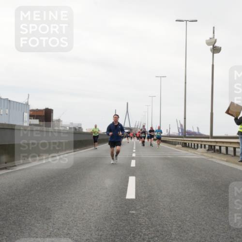 03.10.2025 - Köhlbrandbrückenlauf Matties Gatica Varas http://msf.ph/oto/9186726 03.10.2025 15:47:28 Position 3  meine-sportfotos.de