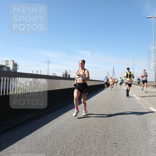 03.10.2025 - Köhlbrandbrückenlauf Yannick Fuchs http://msf.ph/oto/9186727 03.10.2025 11:45:05 Position 3  meine-sportfotos.de