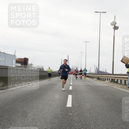 03.10.2025 - Köhlbrandbrückenlauf Matties Gatica Varas http://msf.ph/oto/9186729 03.10.2025 15:47:28 Position 3  meine-sportfotos.de