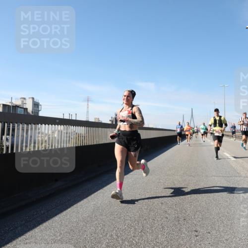 03.10.2025 - Köhlbrandbrückenlauf Yannick Fuchs http://msf.ph/oto/9186731 03.10.2025 11:45:05 Position 3  meine-sportfotos.de