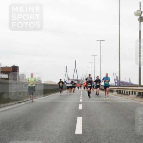 03.10.2025 - Köhlbrandbrückenlauf Matties Gatica Varas http://msf.ph/oto/9186739 03.10.2025 15:47:31 Position 3  meine-sportfotos.de